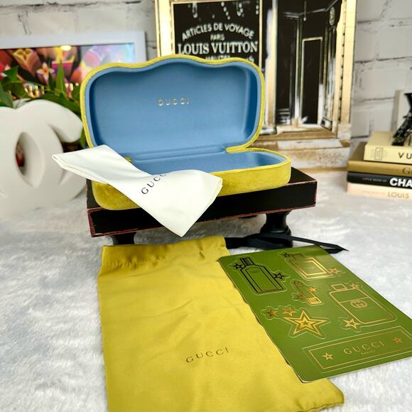 GUCCI sunglass or eyeglass case with cleaning cloth with storage bag GREAT SET - Picture 2 of 8